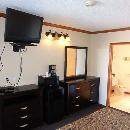 Travel Inn Ларами Экстерьер фото